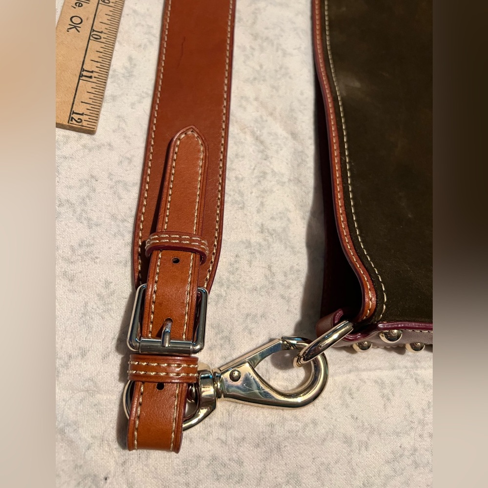 RARE·DISCONTINUED Dooney & Bourke Suede XL Courtney Sac - Olive. EUC - Picture 12 of 12